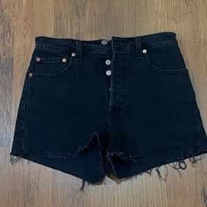 Black high waisted Levi’s shorts